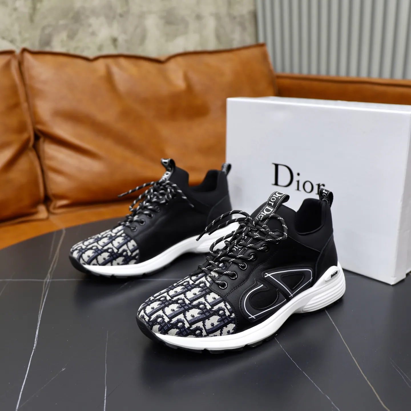 Ex-factory price: 462💰🙅‍♂️🙅‍♂️🙅‍♂️ Brand: Dior DIOR Standard code: 38-44 (45 customized) Grade: Same as the official website Material: Original material splicing Comfortable and breathable lining Lightweight and wear-resistant sports outsole Style category: Men's fashionable casual shoes Running sneakers Distinguished luxury brand elements Top luxury Color: actual picture color